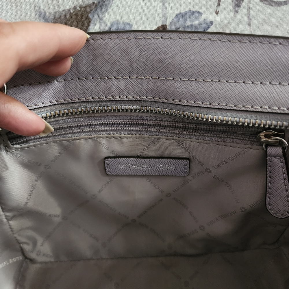 NUC AUTHENTIC MICHAEL KORS Selma medium messenger page - Picture 6 of 16